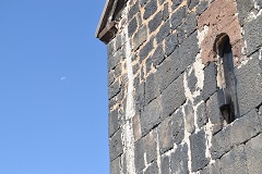 La luna e il monastero