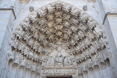 La cattedrale, portale