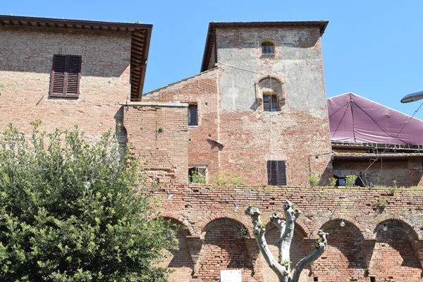 Cuna, esterno