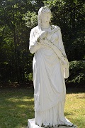 La statua della vestale