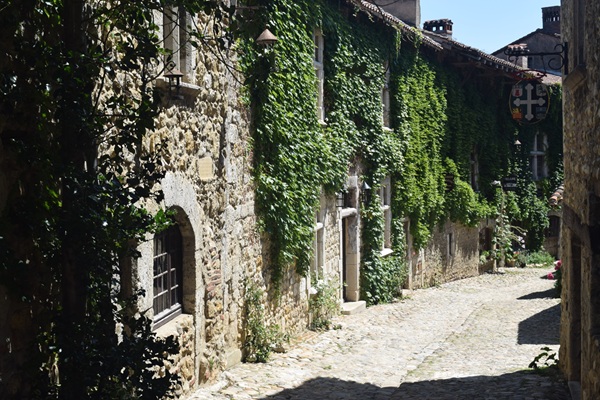 Per le vie del borgo