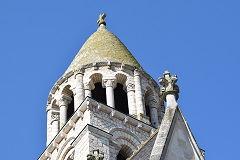 Notre-Dame la Grande, torre campanaria