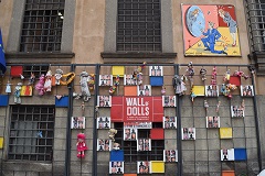 Il muro delle bambole