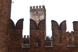 Dal cortile sopra le mura